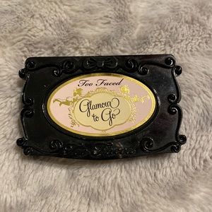 Glamour to Go Too Faced Palette